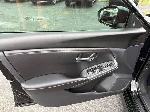 Used 2023 Nissan Sentra SR w/ Trunk Package FWD image 10