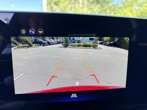 Used 2025 Chevrolet Equinox RS FWD image 26