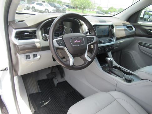 Used 2019 GMC Acadia SLT FWD image 17