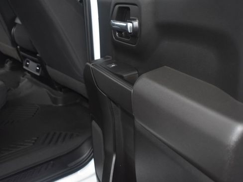 Used 2021 Chevrolet Silverado 1500 Custom image 15