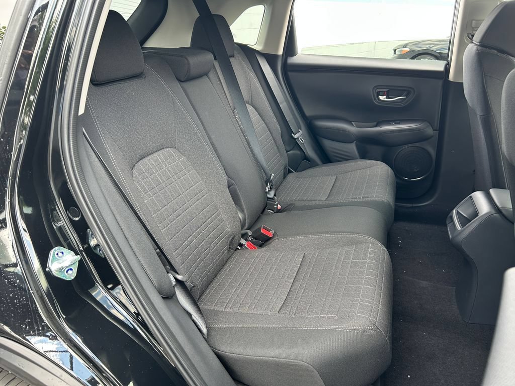 Used 2027 Honda HR-V LX image 17