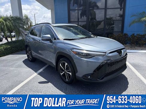 Used 2023 Toyota Corolla Cross AWD Hybrid w/ Convenience Package image 2