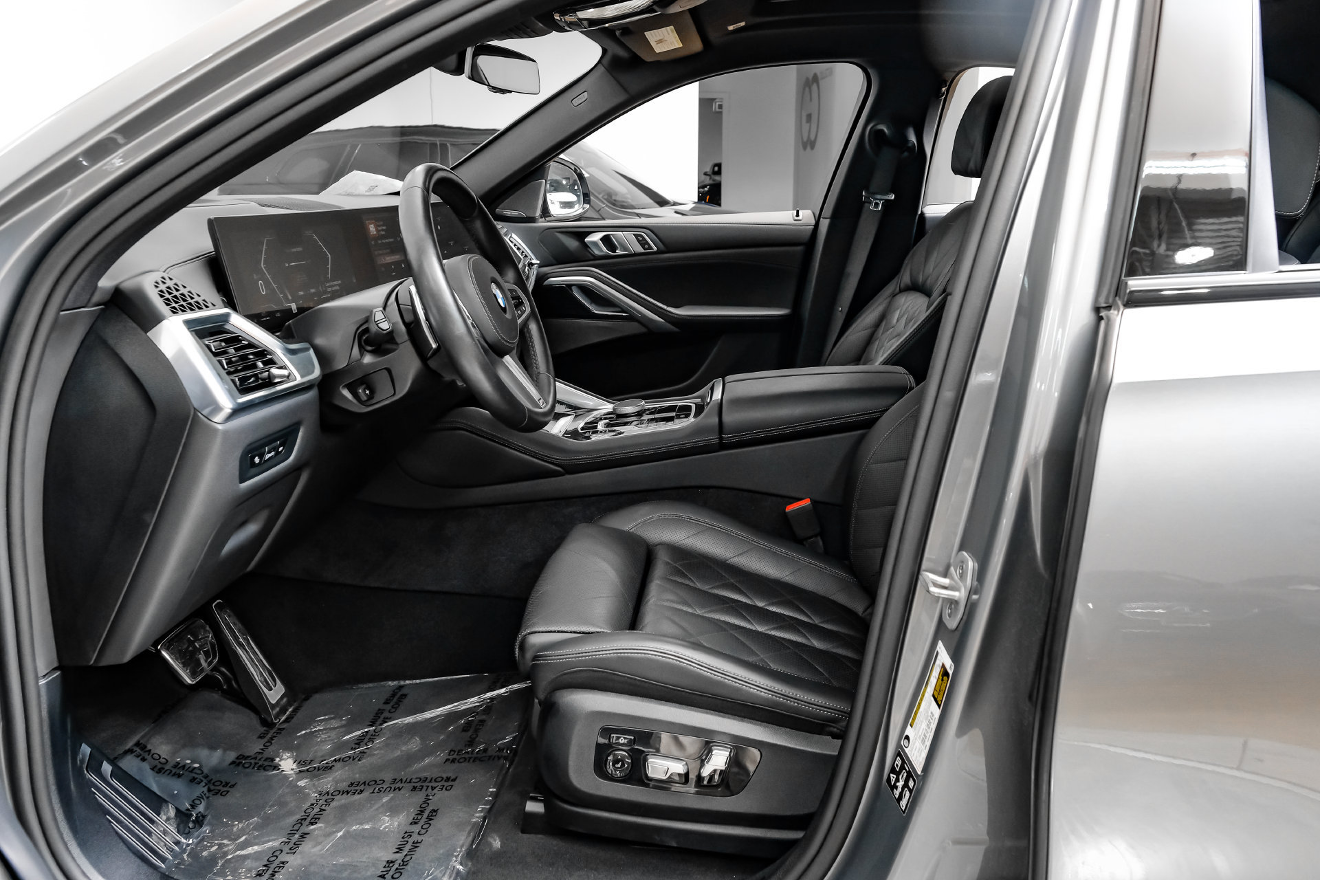 Used 2026 BMW X6 xDrive40i w/ Climate Comfort Package AWD/4WD image 4