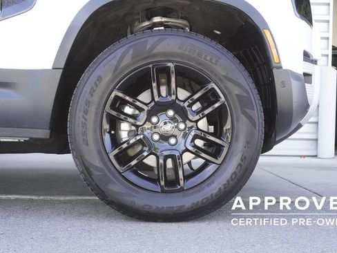 Used 2025 Land Rover Defender 110 S AWD/4WD image 33