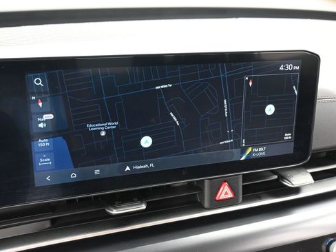 Used 2025 Kia Carnival image 20