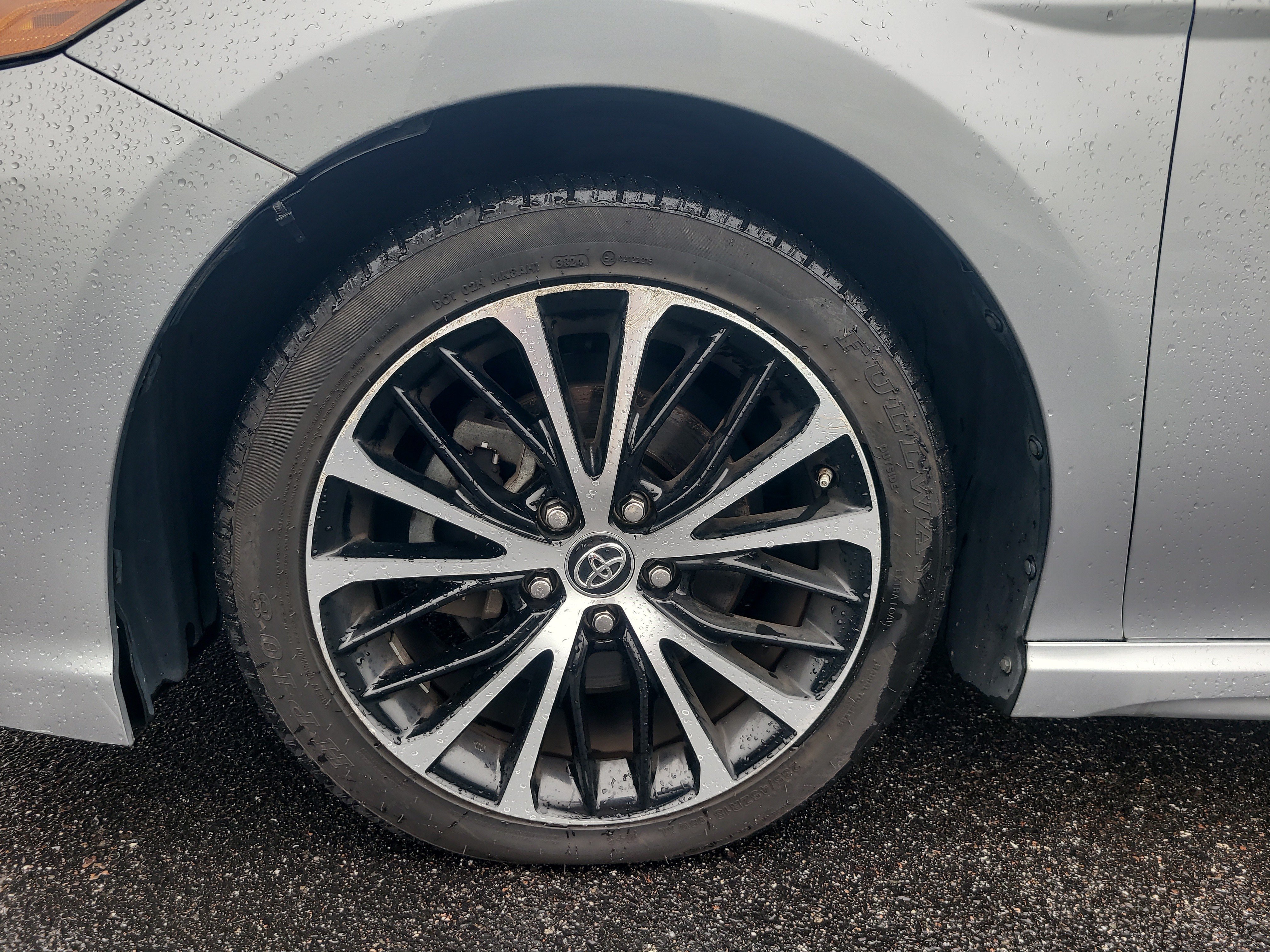 Used 2019 Toyota Camry SE FWD image 9