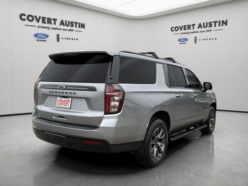 Used 2023 Chevrolet Suburban Z71 w/ Luxury Package image 5