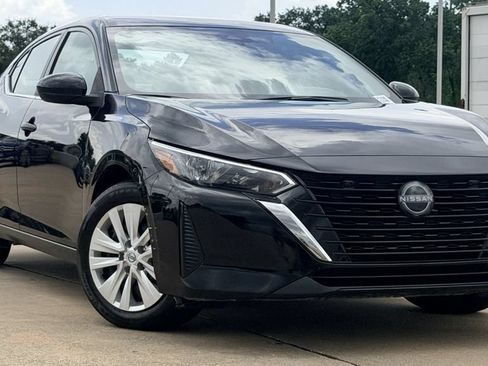 Used 2025 Nissan Sentra S FWD image 2