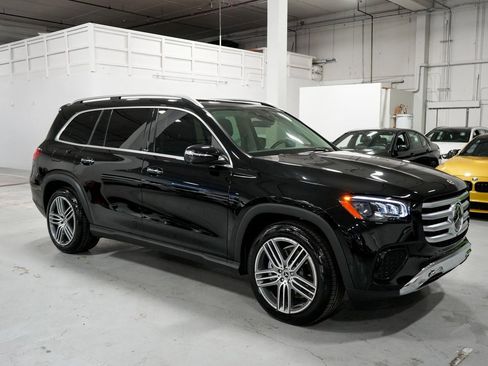 Used 2024 Mercedes-Benz GLS 450 4MATIC image 53