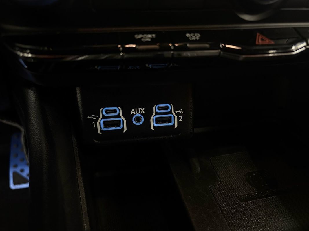 Used 2022 Dodge Durango R/T w/ Blacktop Package AWD/4WD image 29