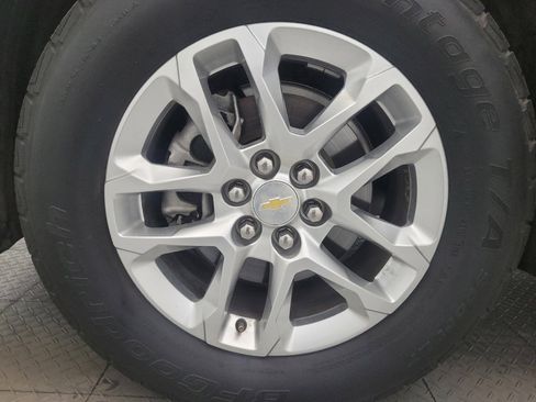 Used 2021 Chevrolet Traverse LS w/ LPO, Cargo Package image 31