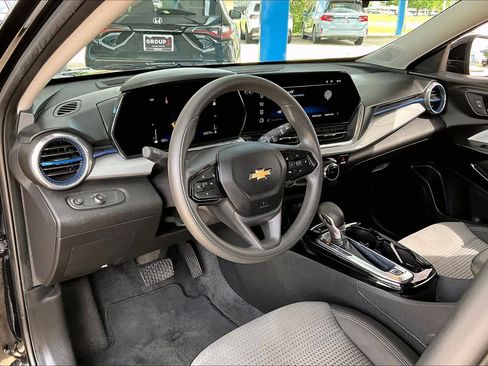 Used 2024 Chevrolet Trax LT FWD image 18
