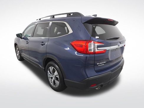 Used 2024 Subaru Ascent Premium w/ Convenience Package image 3