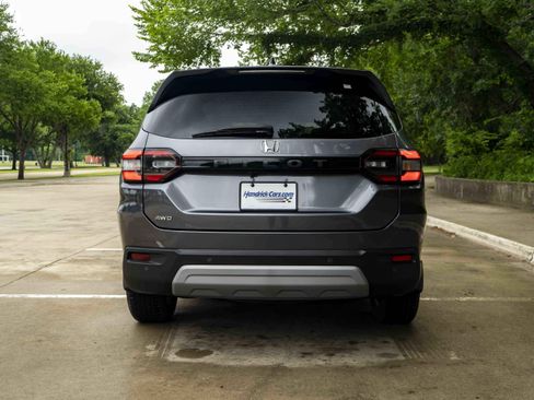 Used 2025 Honda Pilot EX-L image 8