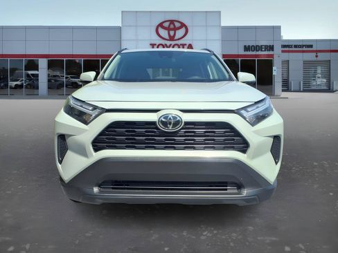 Used 2023 Toyota RAV4 XLE AWD/4WD image 9