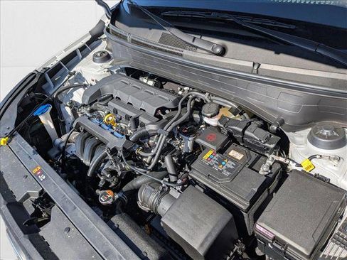 New 2025 Hyundai Venue SEL image 24