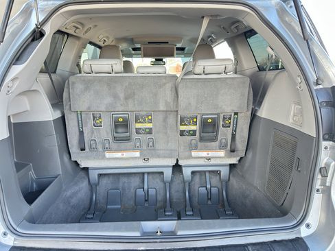 Used 2018 Toyota Sienna XLE Premium image 35