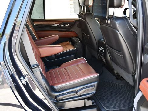 Used 2023 GMC Yukon Denali Ultimate AWD/4WD image 21