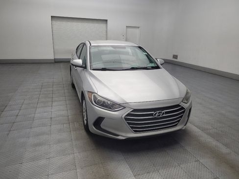 Used 2018 Hyundai Elantra SE FWD image 14