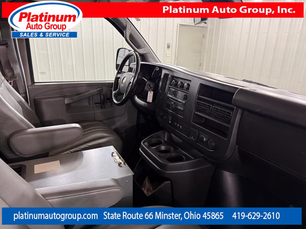 Used 2020 Chevrolet Express 3500 Extended w/ Driver Convenience Package RWD image 40