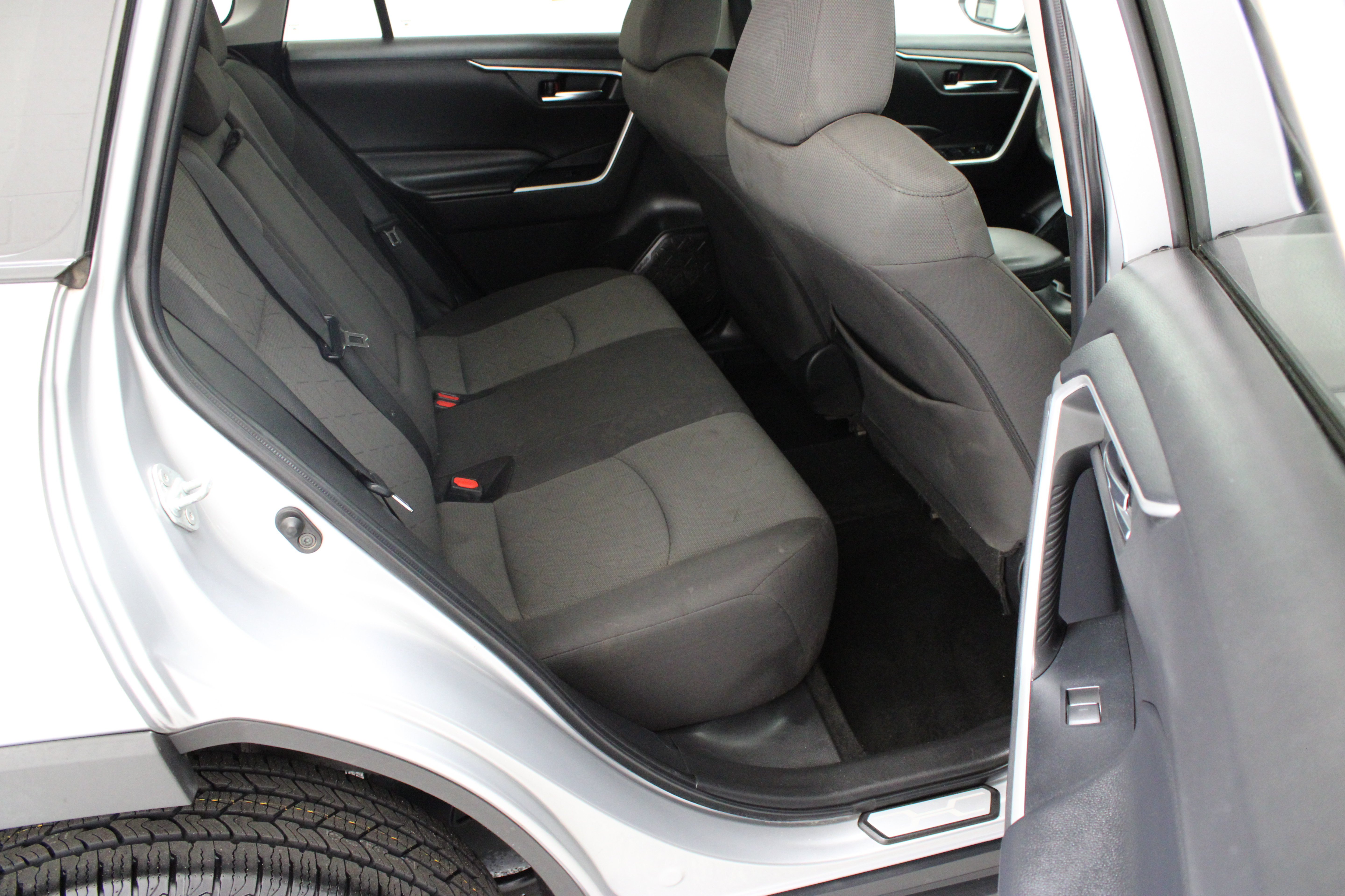 Certified 2022 Toyota RAV4 XLE AWD/4WD image 32