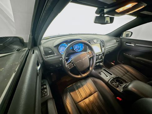 Used 2013 Chrysler 300 S RWD image 18