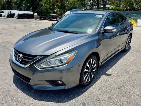 Used 2016 Nissan Altima 2.5 SL w/ 2.5 Technology Package FWD image 11