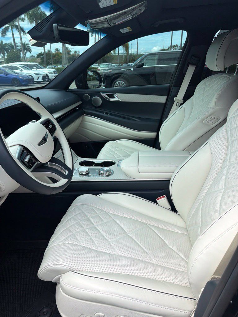 Used 2025 Genesis GV80 3.5T Prestige AWD/4WD image 4