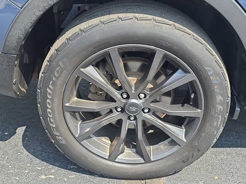 Used 2018 Ford Explorer XLT w/ Equipment Group 202A AWD/4WD image 29