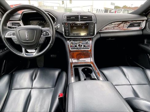 Used 2017 Lincoln Continental Premiere image 14