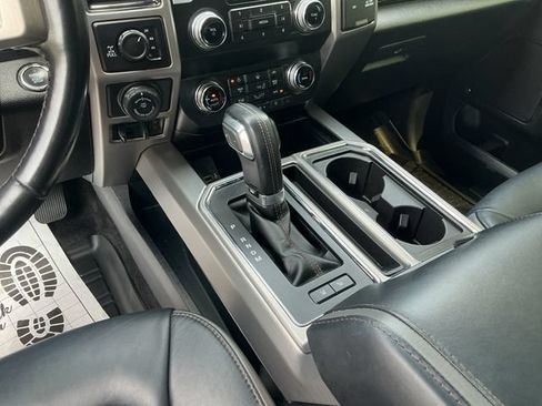 Used 2019 Ford F150 Platinum w/ Equipment Group 701A Luxury AWD/4WD image 18