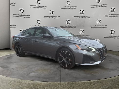 Used 2024 Nissan Altima 2.5 SR image 7