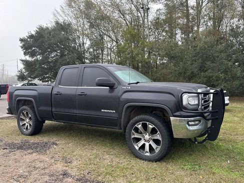 Used 2017 GMC Sierra 1500 SLE w/ SLE Value Package image 15