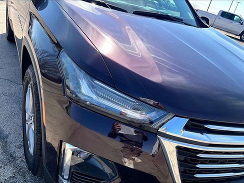 Used 2023 Chevrolet Traverse LT AWD/4WD image 30