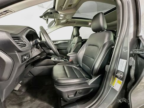 Used 2025 Ford Escape Platinum AWD/4WD image 4