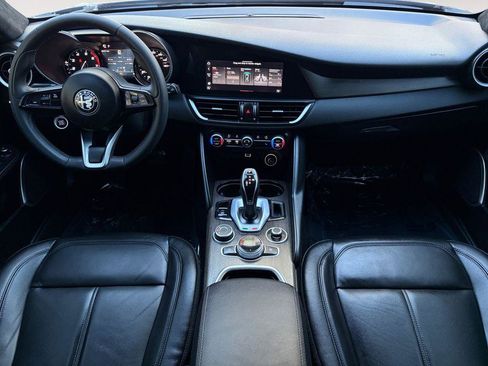 Used 2020 Alfa Romeo Giulia Ti image 4