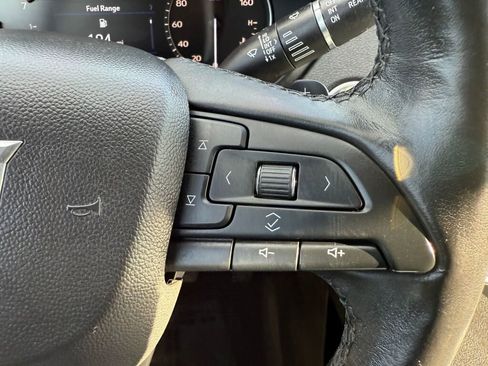 Used 2019 Cadillac XT4 Luxury w/ Cold Weather Package image 15