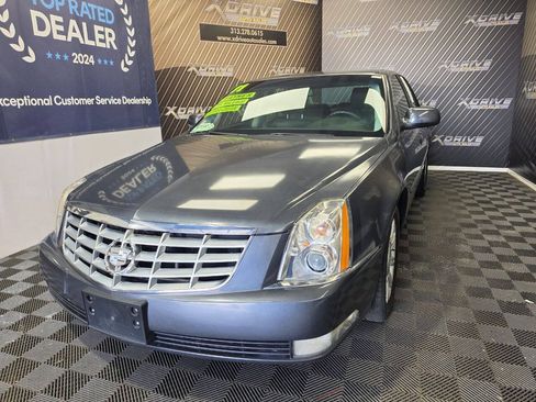 Used 2011 Cadillac DTS FWD image 2