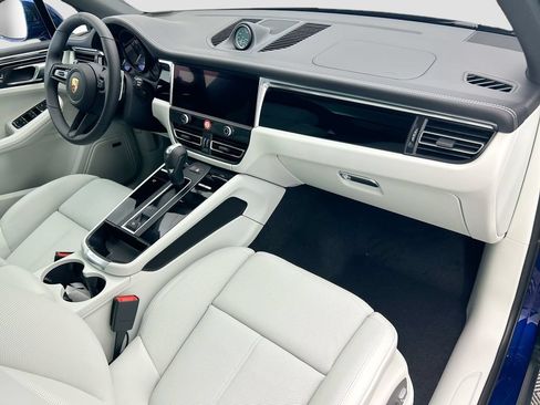 Used 2026 Porsche Macan AWD/4WD image 20