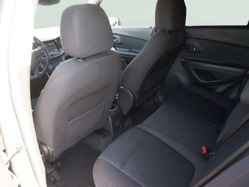 Used 2020 Chevrolet Trax LS w/ Tint and Cruise Package FWD image 11