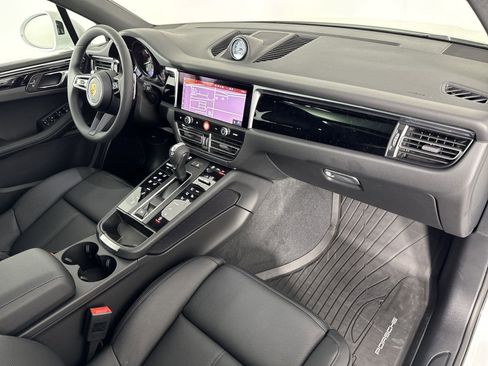 New 2025 Porsche Macan image 29
