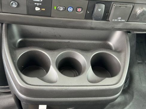 Used 2022 Chevrolet Express 3500 w/ Power Convenience Package RWD image 16