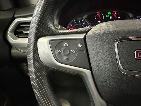 Certified 2022 GMC Acadia SLE w/ Driver Convenience Package image 8