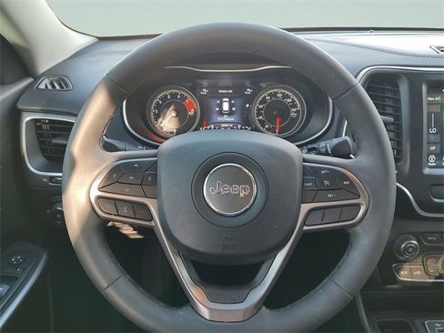 Certified 2021 Jeep Cherokee Latitude Lux w/ Comfort/Convenience Group image 14