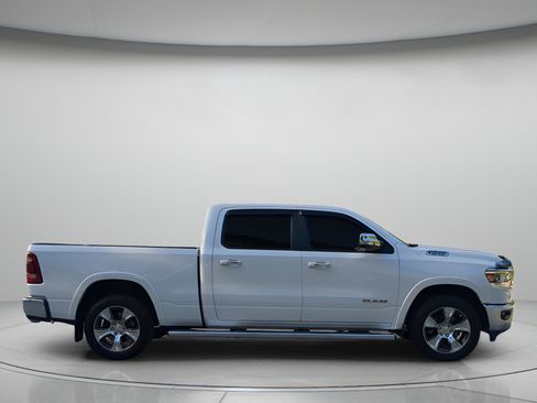 Used 2019 RAM 1500 Laramie AWD/4WD image 39