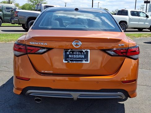 Used 2023 Nissan Sentra SR w/ SR Premium Package FWD image 6