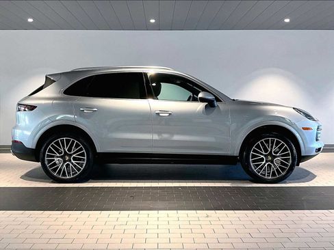 Used 2023 Porsche Cayenne image 11