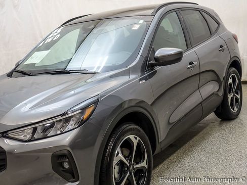 Used 2025 Ford Escape ST-Line Select w/ Tech Pack #1 image 5