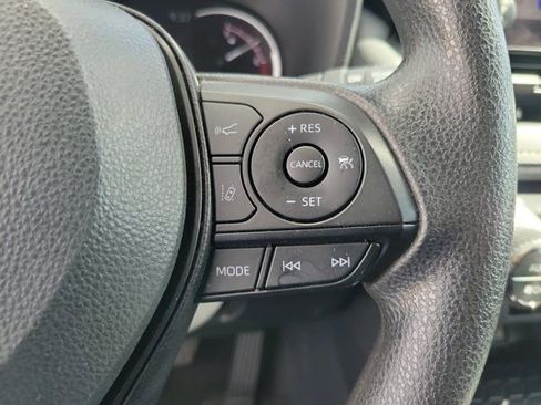 Used 2025 Toyota RAV4 XLE image 20