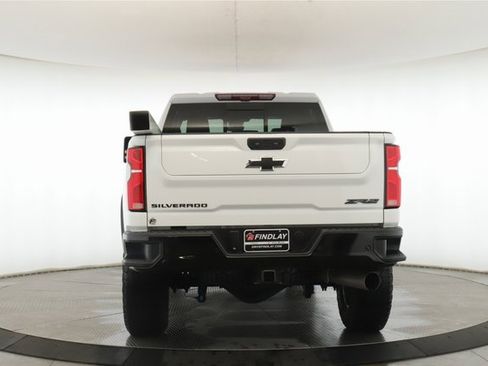 Used 2024 Chevrolet Silverado 2500 ZR2 w/ Technology Package image 11
